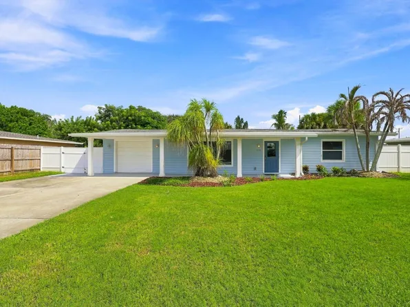 110 W Pasco Ln, Cocoa Beach, FL 32931