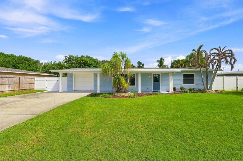 110 W Pasco Ln