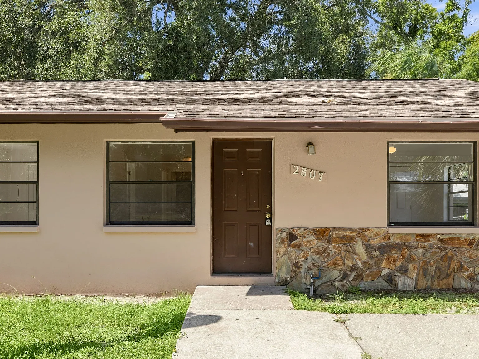 3 bed, 986 sqft, $2,000 — Photo 2