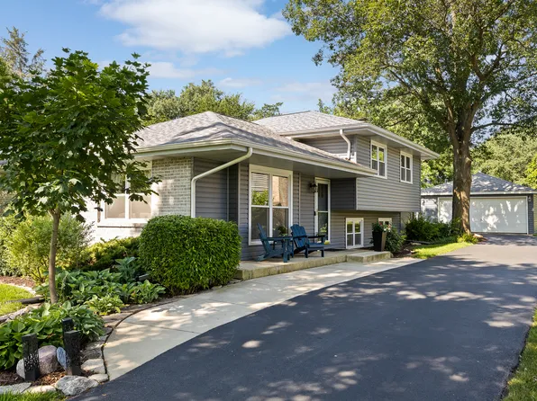 4600 Roslyn Rd, Downers Grove, IL 60515