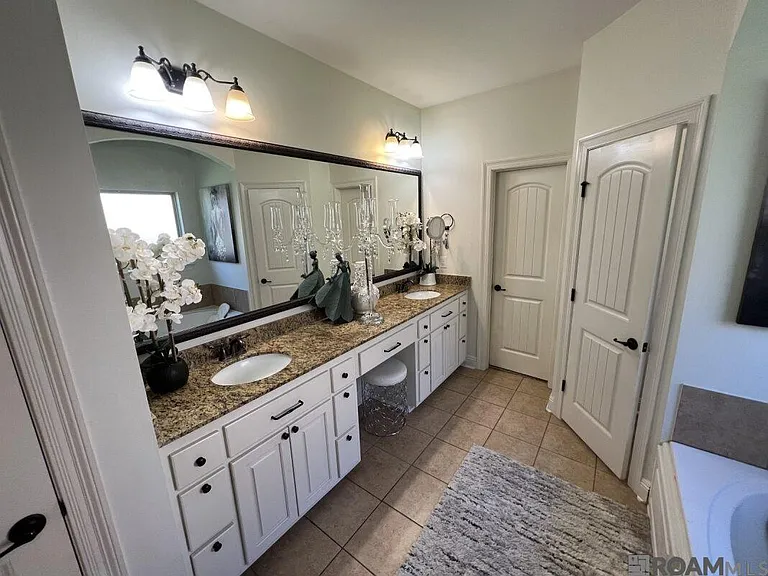 2913 Country Lake Dr — Photo 16