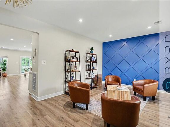 4th image of 18113 Sagamore Dr