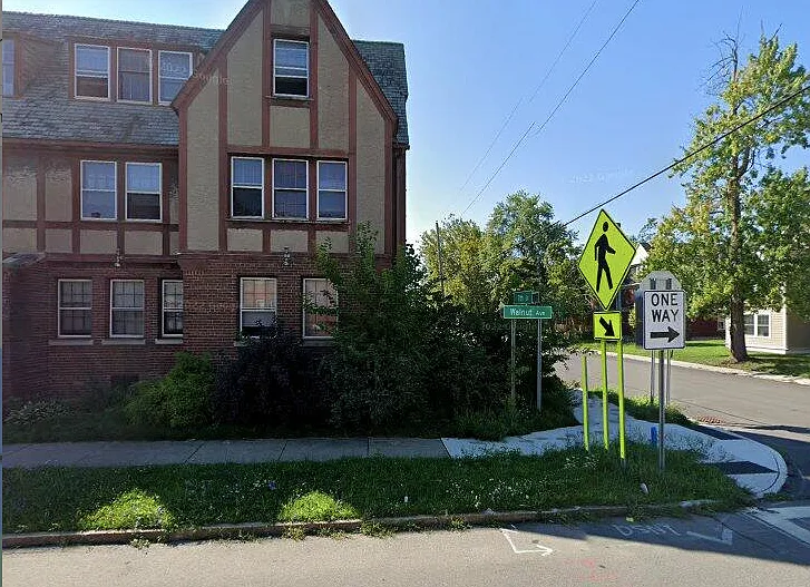 703 Walnut Ave