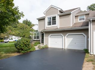 30 Hunters Pointe Rd #1, Middletown, NJ 07748