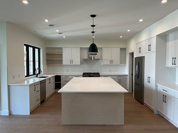 5th image of 52847 Bunker Rd