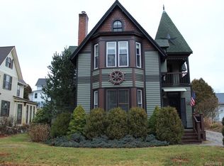 20 Hillside Ave, Groton, CT 06340