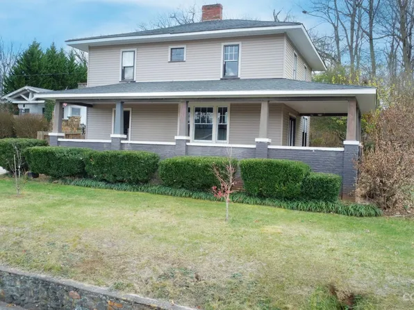 203 Pennsylvania Ave, Canton, NC 28716