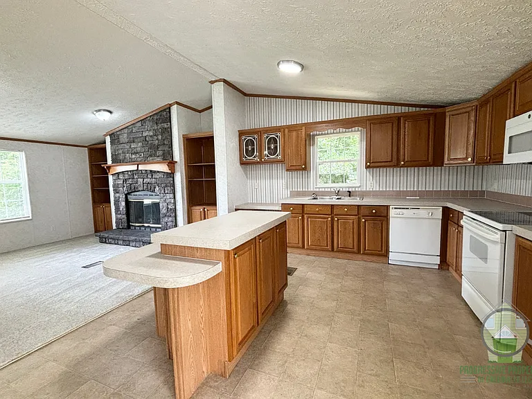 68 Honeysuckle Dr — Photo 8