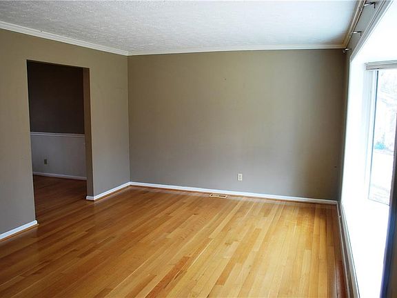 5th image of 612 Greenlee Dr