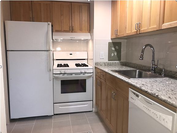 5th image of 1201 Island Dr APT 202