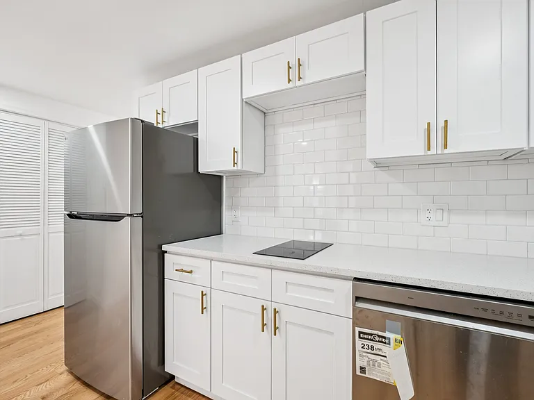 1223 Spruce St #3F — Photo 6