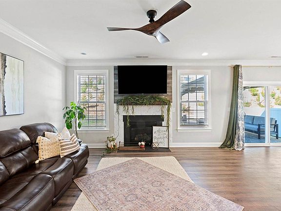 4th image of 143 Longleaf Dr