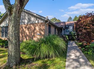 2272 Rivenoak Ct, Ann Arbor, MI 48103