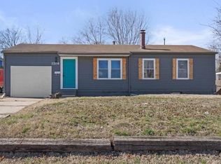 1206 N Cedar Crest Dr, Independence, MO 64056