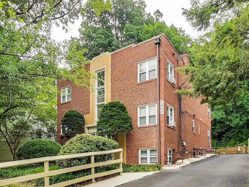 7523 Maple Ave #3