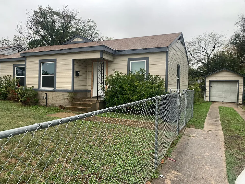803 Conder St