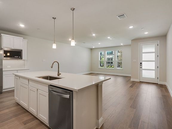 4th image of 8317 Bayside Dr