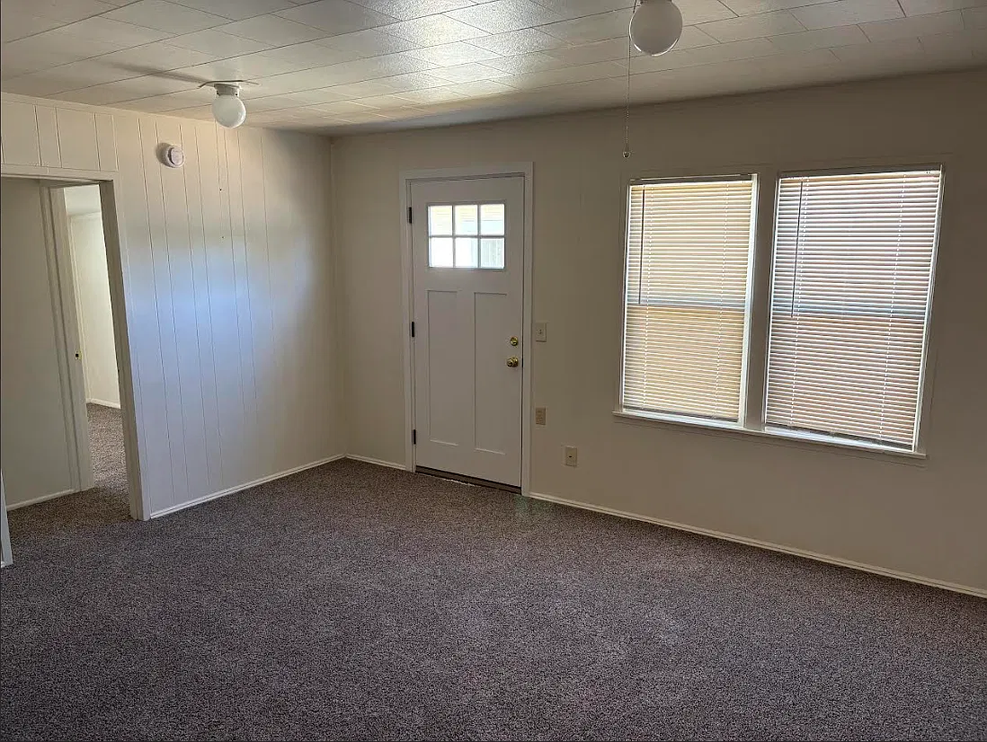 2 bed, 1.0 bath, $1,150 — Photo 4