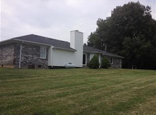 210 Woodland Ln, Vine Grove, KY 40175