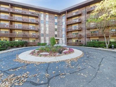 120 Lakeview Dr APT 122, Bloomingdale, IL, 60108