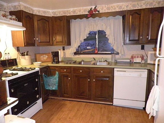 4th image of 327 Sm Roberson Dr
