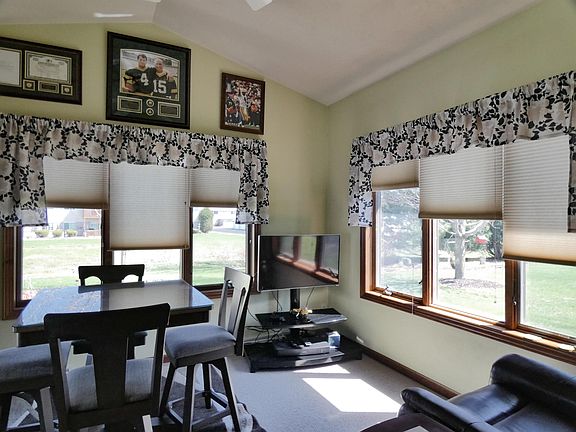 4th image of 4732 Fallview Ln #1701