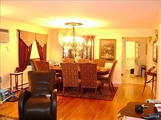 2nd image of 82 Maitland Pl