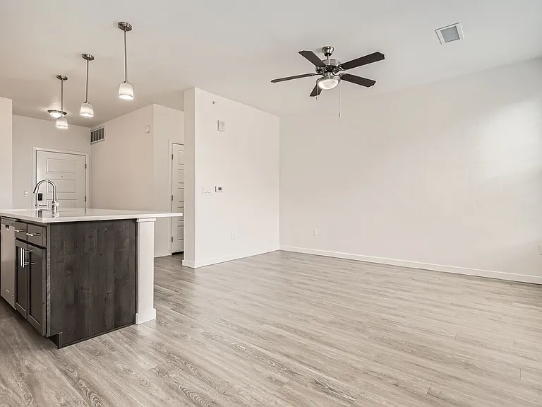 9185 Wilde Ln #301 — Photo 6