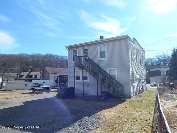 3rd image of 680 Main Rd