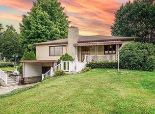 61 Forest Grove Rd, Coraopolis, PA 15108
