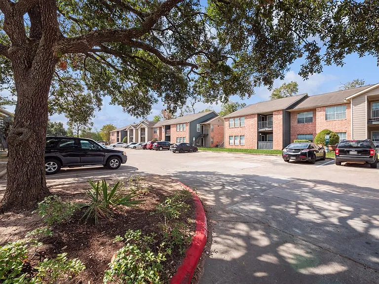 Forest Creek Apartments — Photo 13