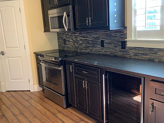 2nd image of 8181 Verdura St