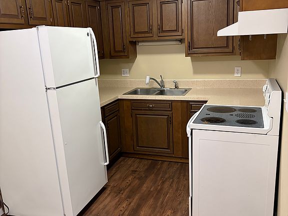5th image of 425 SE 2nd St #7