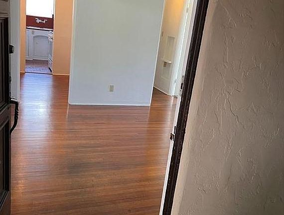 5th image of 11141 Hesby St #1