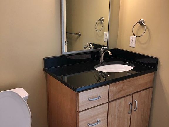 5th image of 126 W Washington St #202