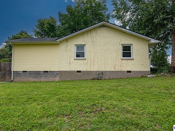 4th image of 428 N Hillcrest Dr