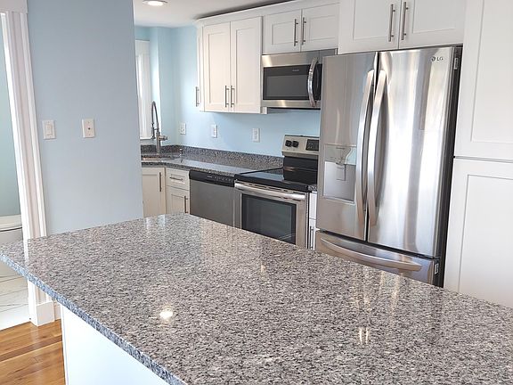 4th image of 80 Addison St #2