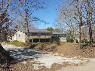 221 Akins Rd, Tellico Plains, TN 37385