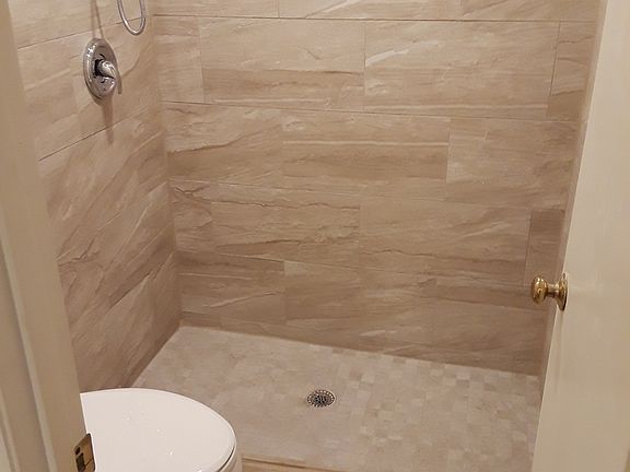5th image of 472 Newton Pl
