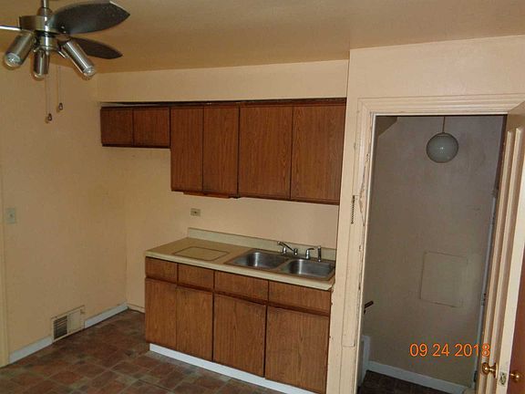 3rd image of 1084 156th Pl