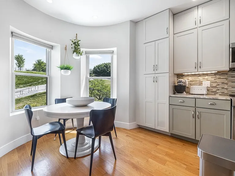 40 Thomas Park #2 — Photo 6