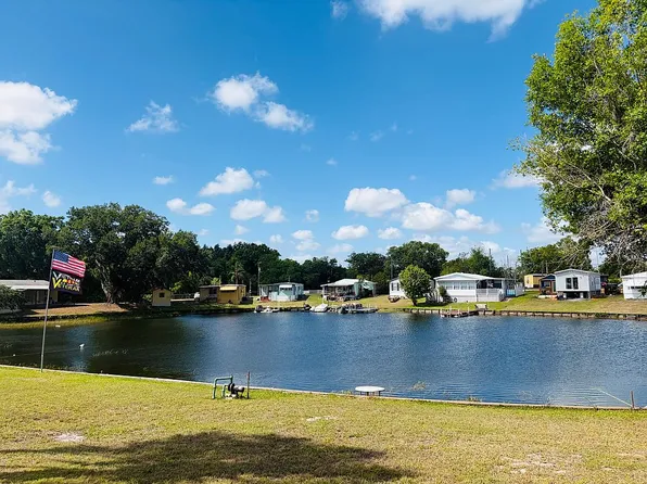 9 E Palm Cir, Lake Placid, FL 33852