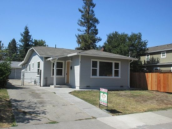 1st image of 464 Ruby St