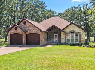 145 Saint Andrews Dr E, Mabank, TX 75156