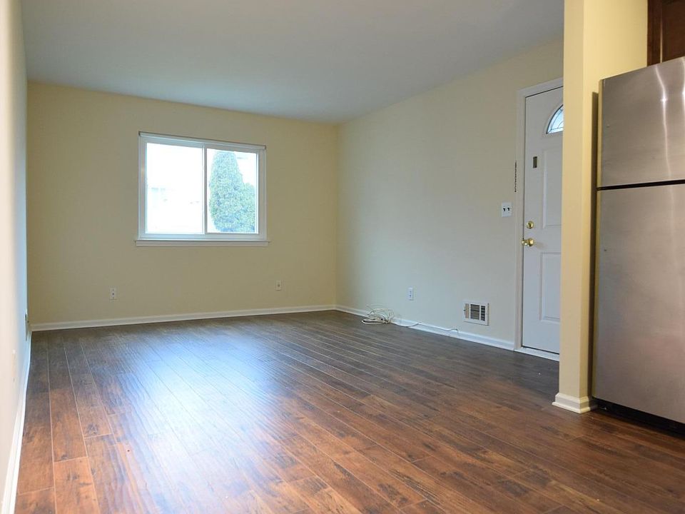 1st image of 204 Gervil St #2