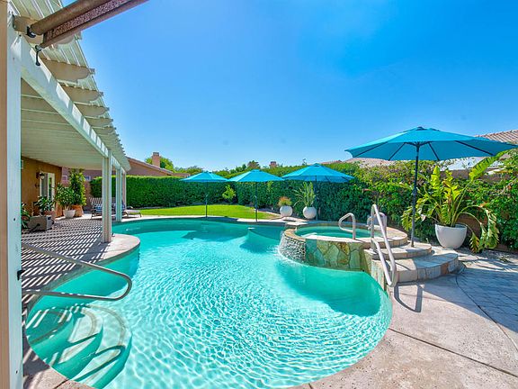 2nd image of 81129 La Reina Cir