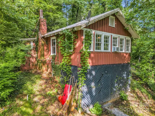 81 Cranmore Ln, Zirconia, NC 28790