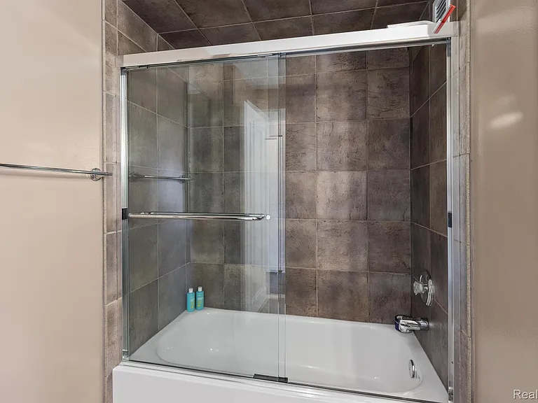 1001 W Jefferson Ave #15B — Photo 19