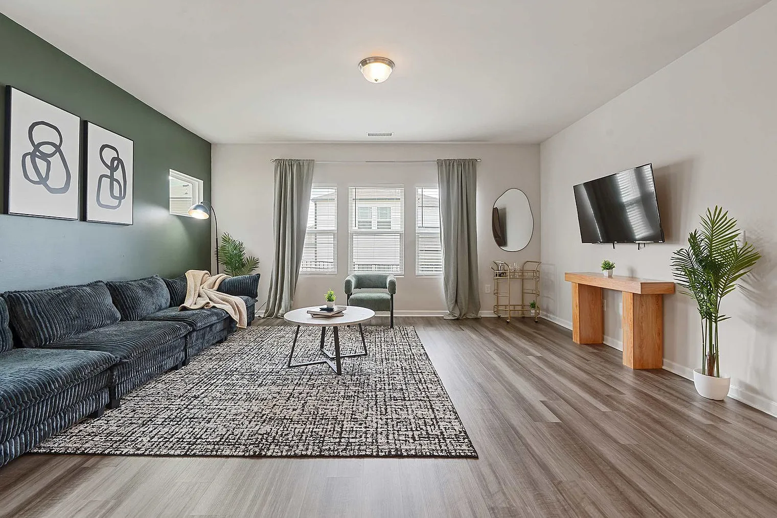 4 bed, 3.0 bath, 2701 sqft, $3,902 — Photo 1