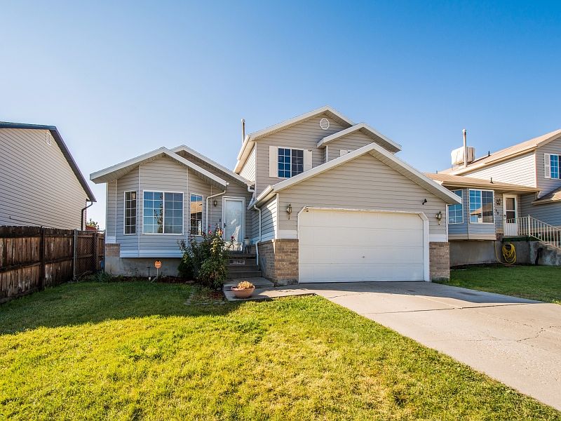 1st image of 5541 W Shadberry Cir